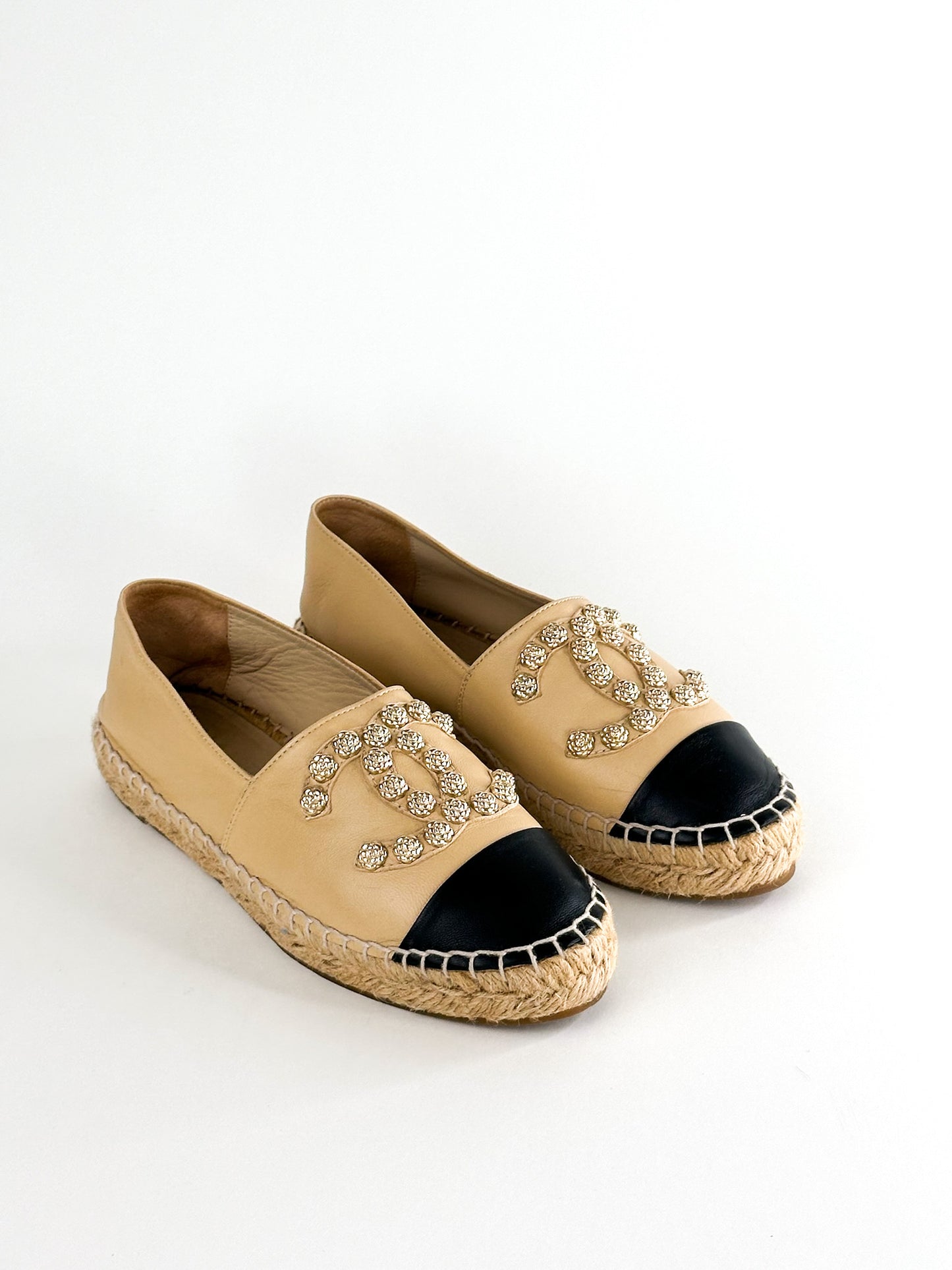 Chanel Beige/Black Camellia CC Espadrille Flats Size 36
