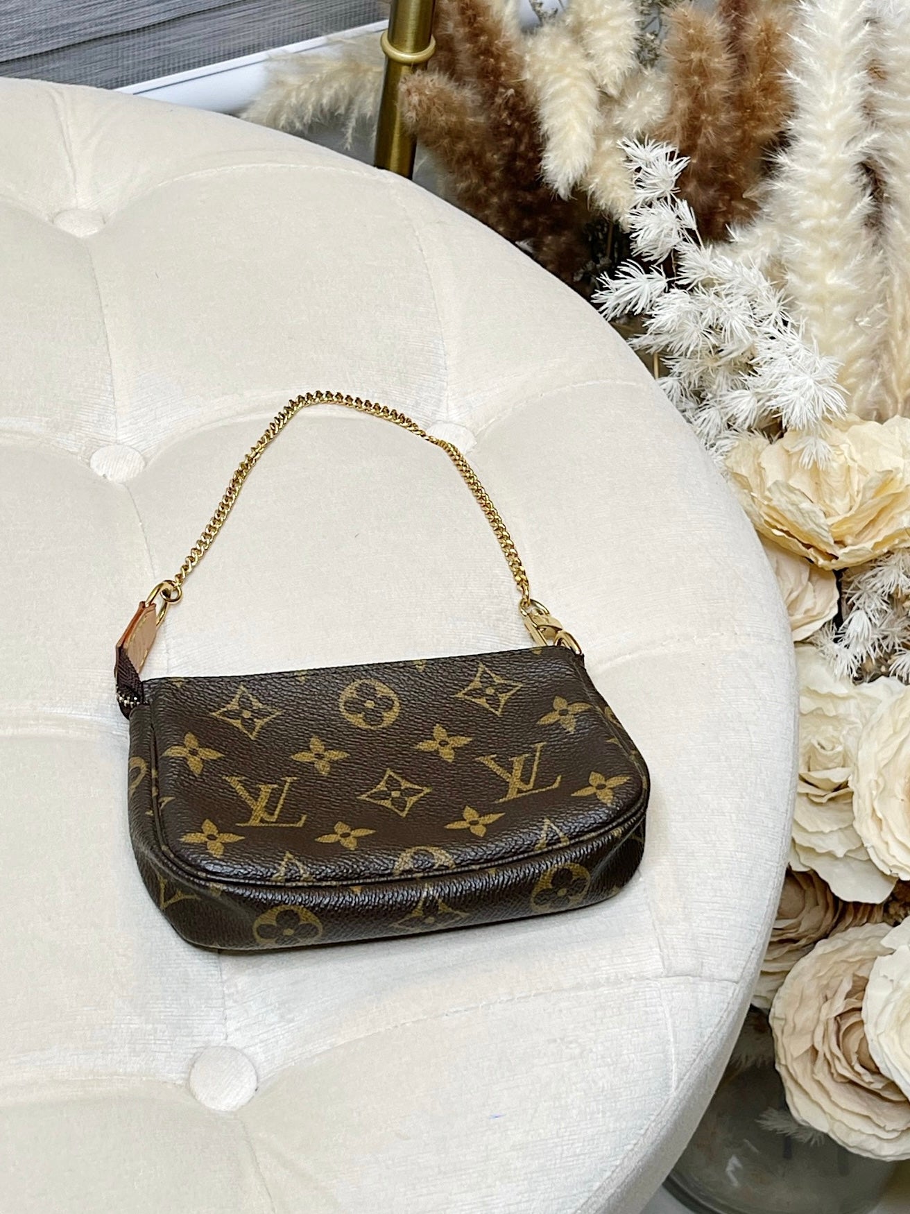 Louis Vuitton MINI POCHETTE ACCESSOIRES